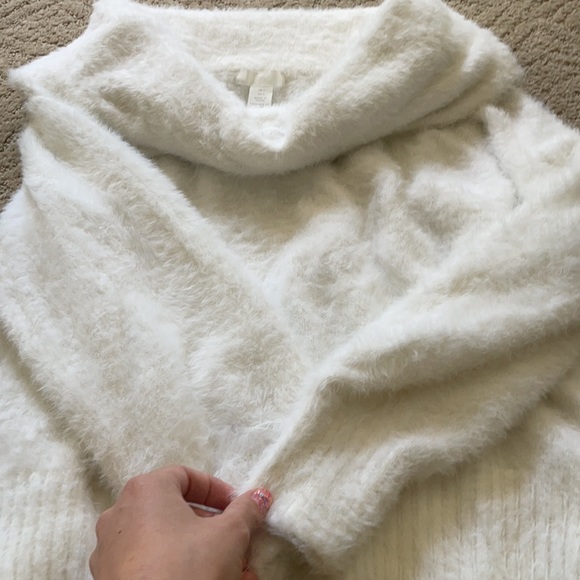 Off the shoulder sweater - Picture 3 of 3